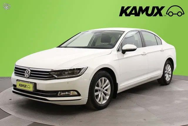 Volkswagen Passat Sedan Comfortline 1,6 TDI / Webasto / Navi Image 6