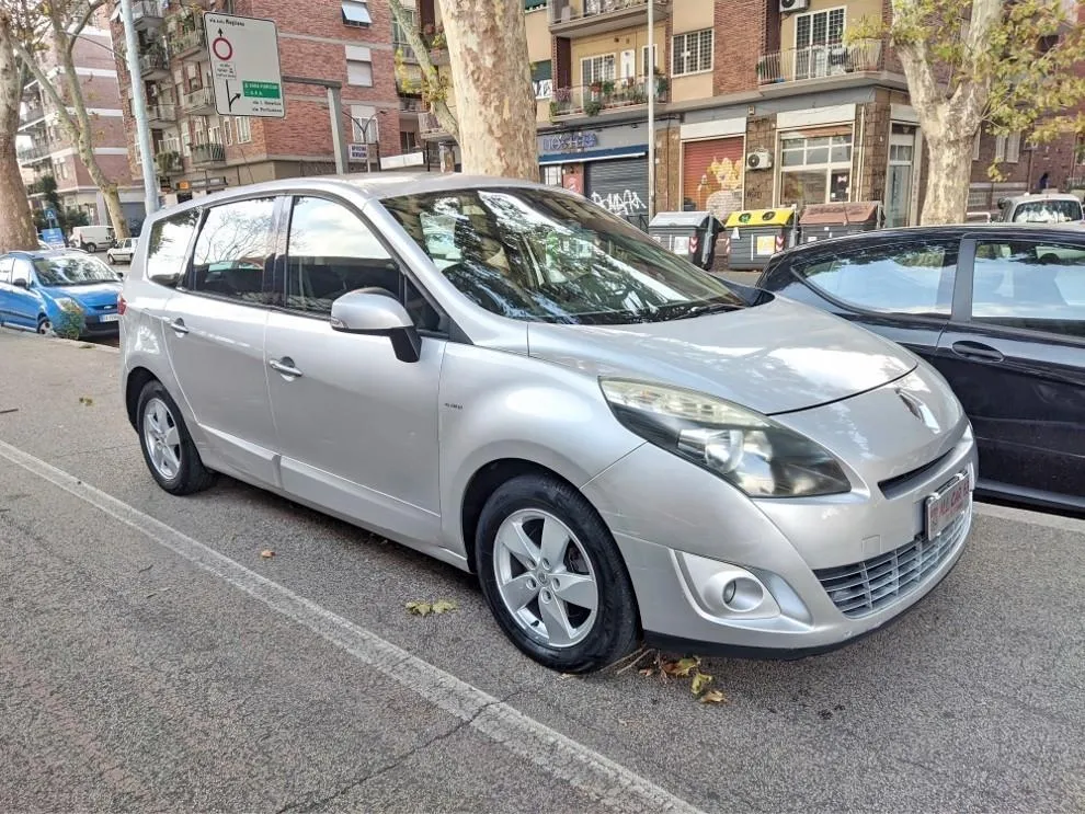 RENAULT Scénic 1.9 dCi 130 CV Dynamique Image 3