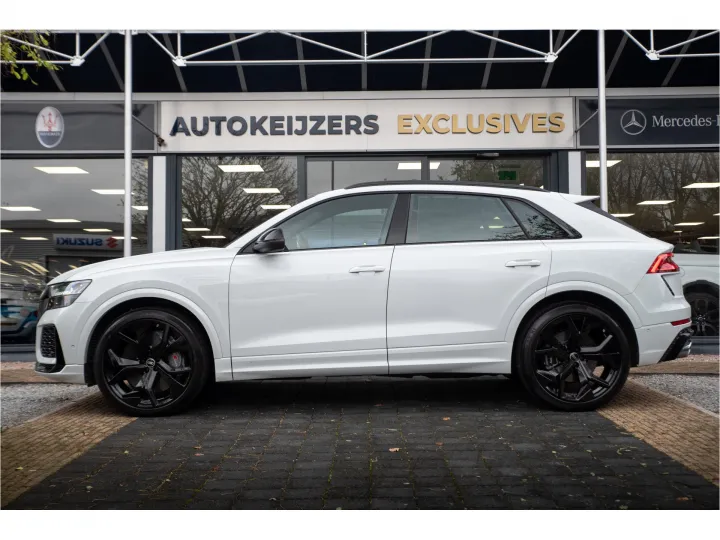 Audi Q8 4.0 TFSI RS Q8 quattro  Image 3