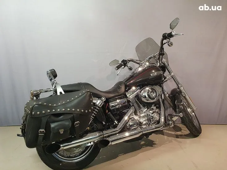 Harley-Davidson FXDC Image 3